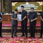 Ketua DPRD Provinsi Jambi Pimpin Paripurna Mendengarkan Penyampaian Gubernur Jambi